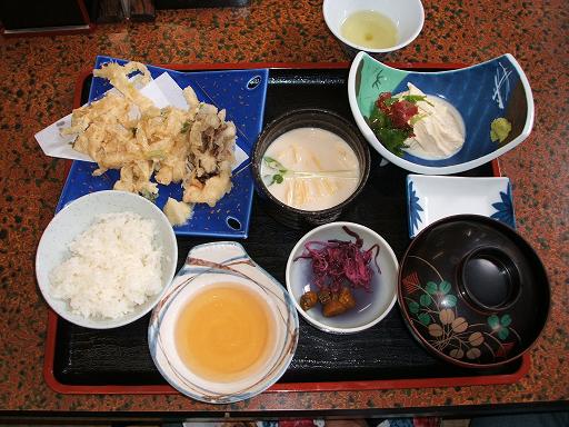 田舎暮らし旅行 昼食